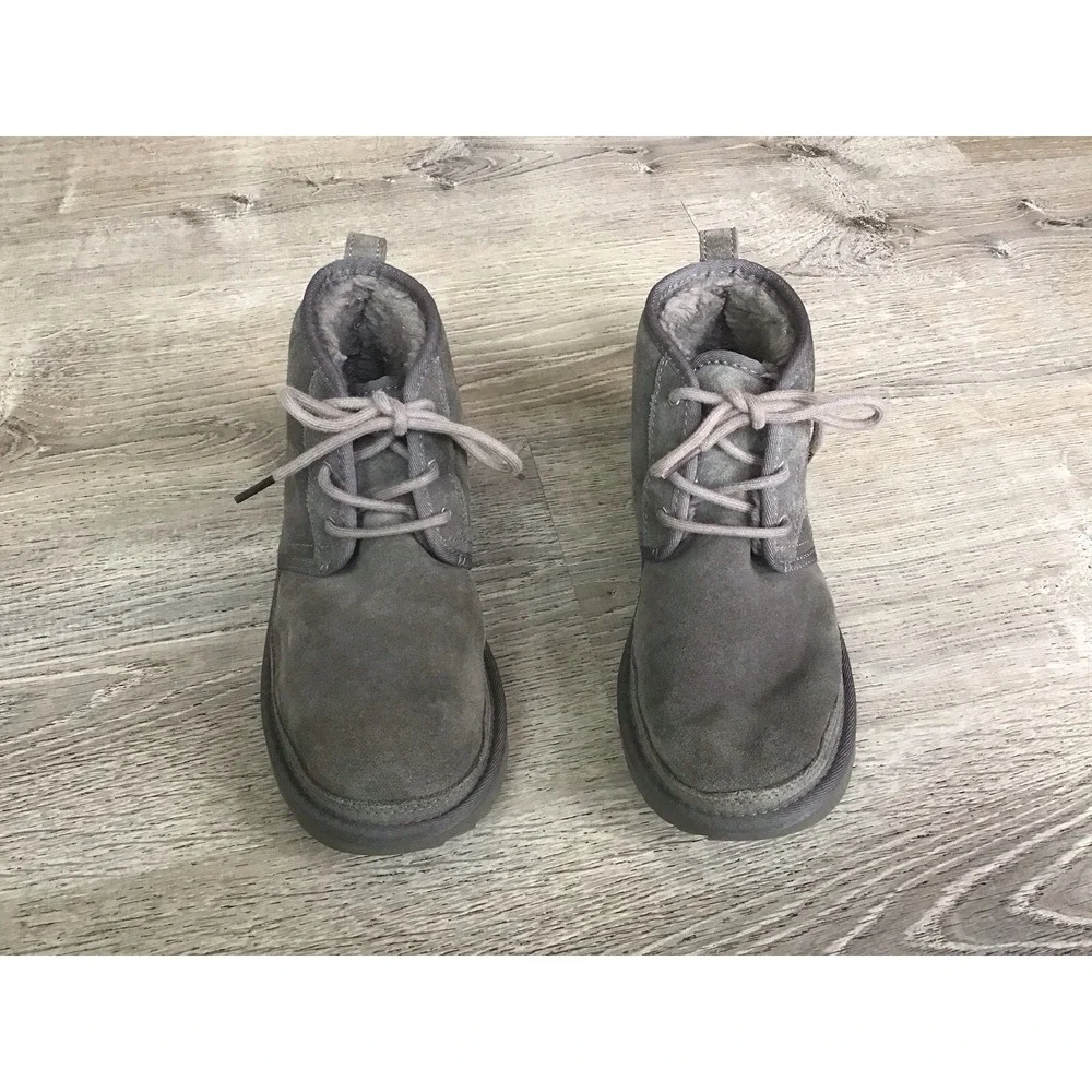 UGG Neumel II Kid's Gray Suede Chukka Boots Lace-Up Youth Size 6